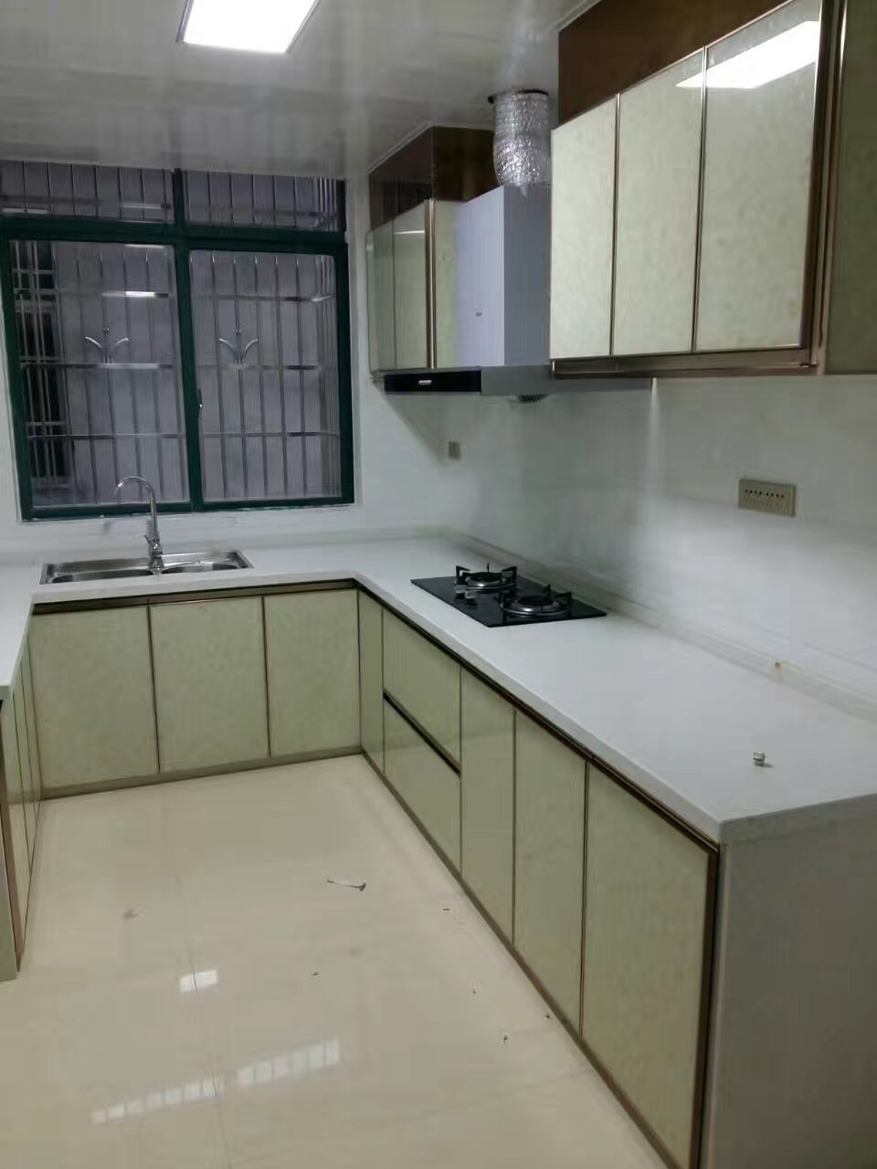 华体会在线油墨在家庭橱柜中运用